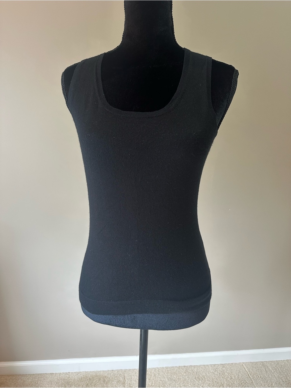 Neiman Marcus Black Scoop Neck Cashmere Tank